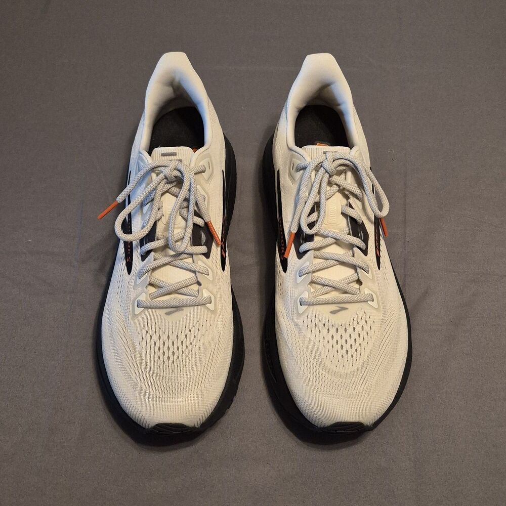 Brooks Ghost 18 Men Size 10.5 Coconut Pearl Tigerlily Running Shoes 1104931D292